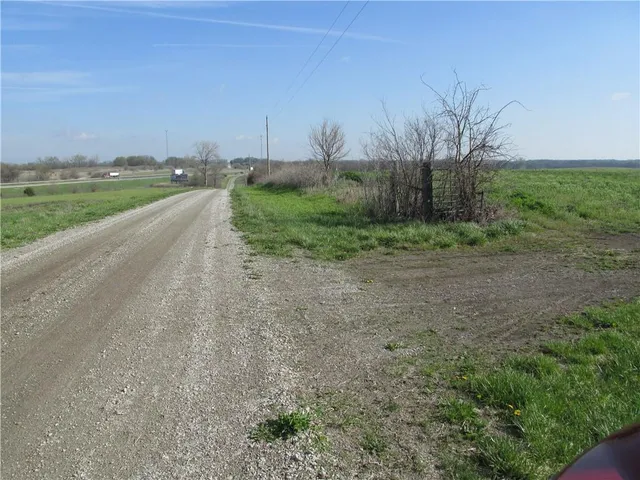 $710,125 | Northeast Hinchey Lane, Lathrop, MO 64465