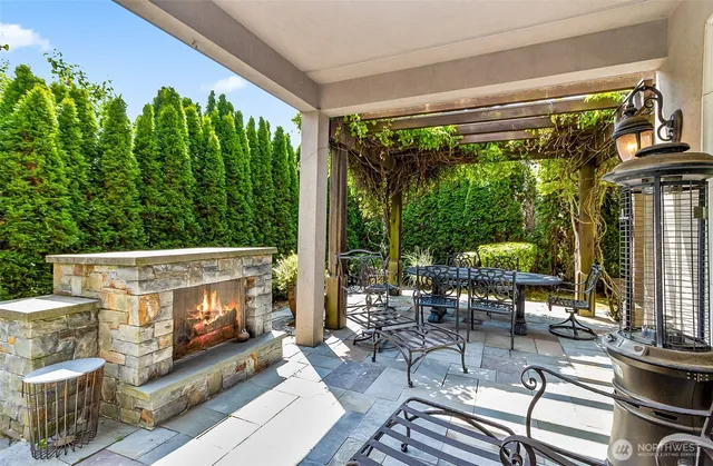 $5,180,000 | 9820 Northeast 16th Street, Bellevue, WA 98004