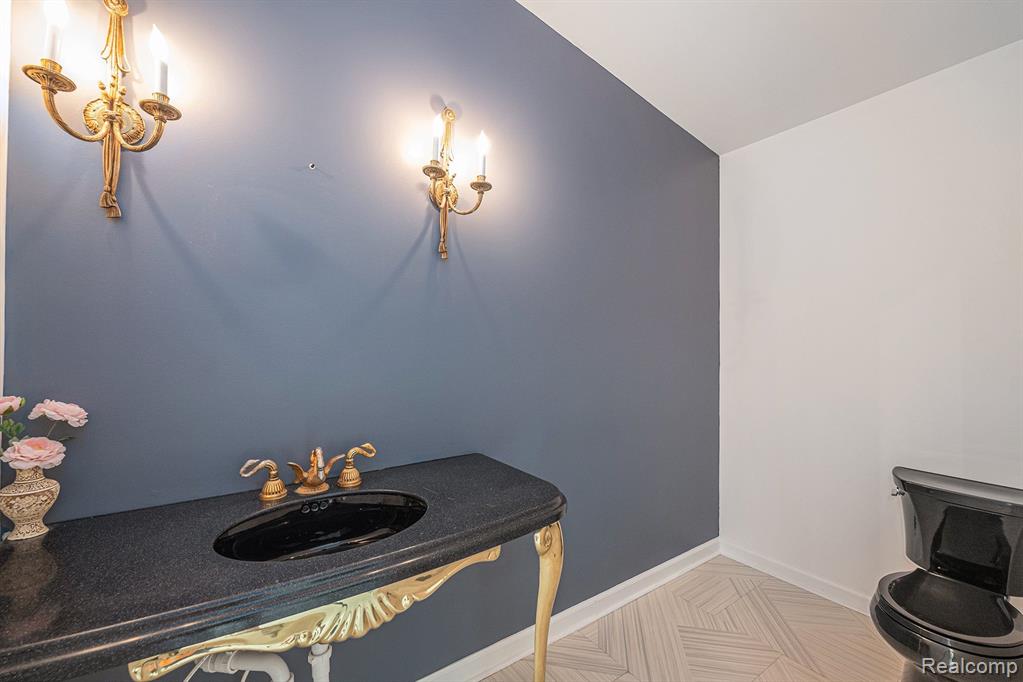 430 Willow Tree Lane Rochester Hills, MI 48306 - Photo 19 of 33