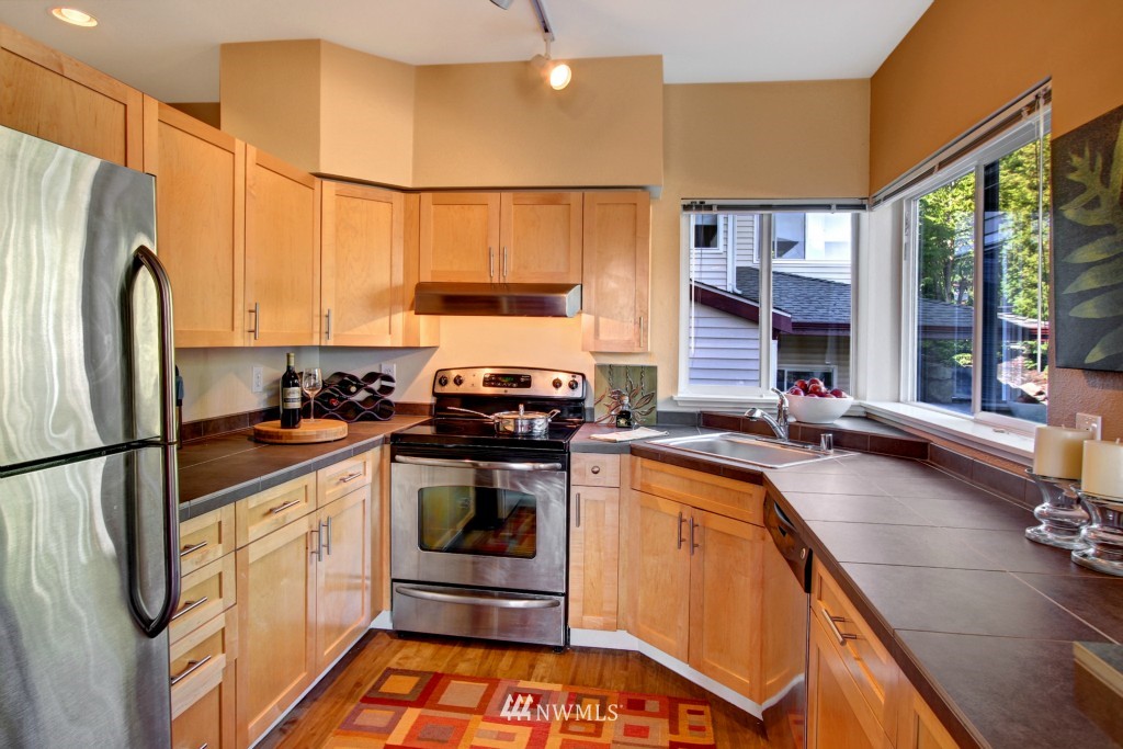 3926 243rd Place Southeast, Unit H204 Bothell, WA 98021 - Photo 6 of 15