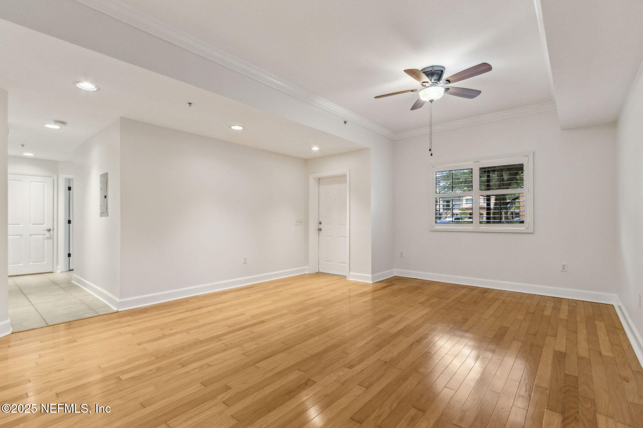 9745 Touchton Road, Unit 903 Jacksonville, FL 32246 - Photo 7 of 40 Living Room
