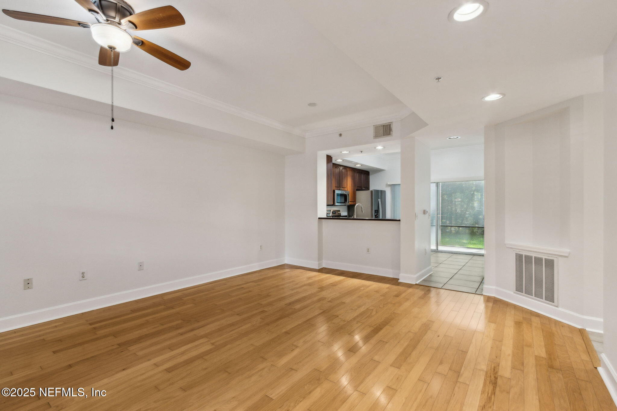 9745 Touchton Road, Unit 903 Jacksonville, FL 32246 - Photo 8 of 40 Living Room