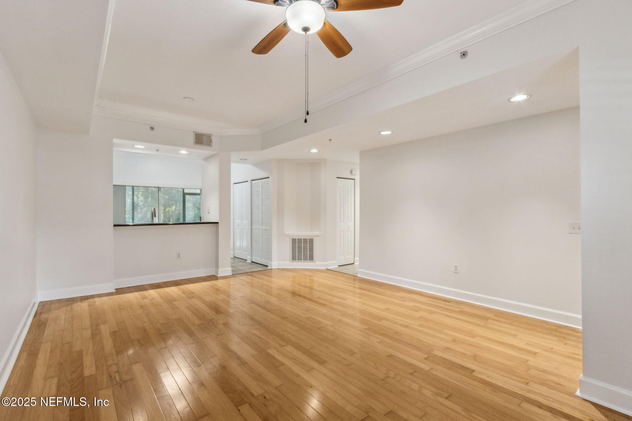 9745 Touchton Road, Unit 903 Jacksonville, FL 32246 - Photo 9 of 40 Living Room