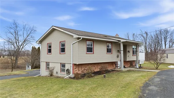 $320,000 | 2976 Mohawk Drive, Fayette, NY 13165