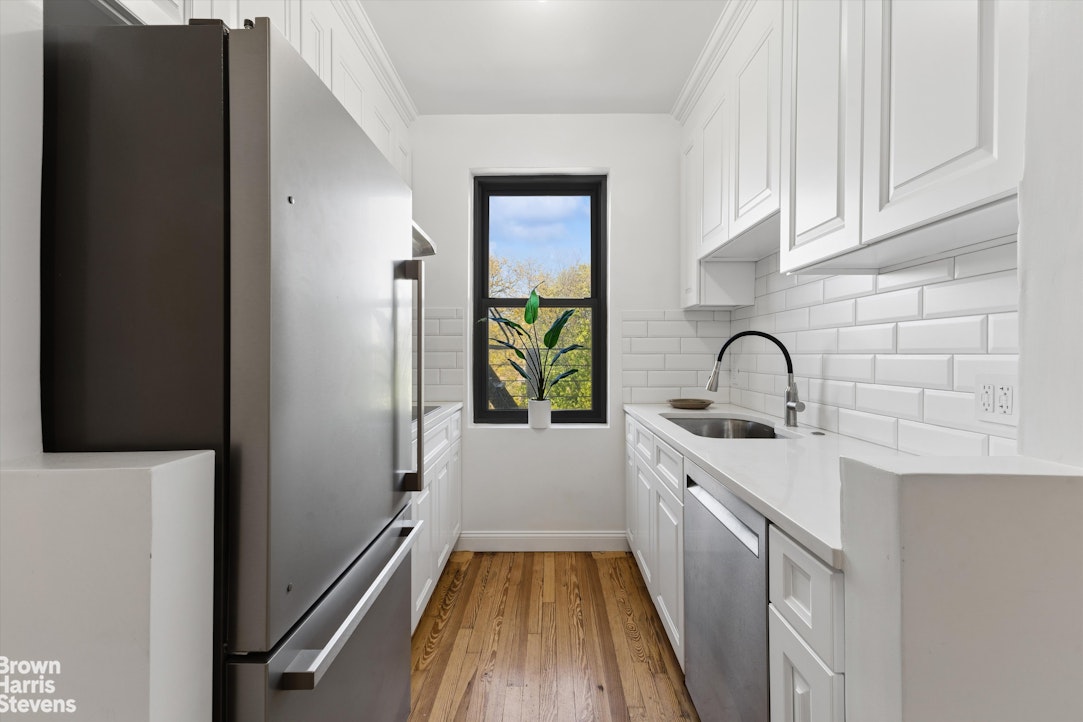 4445 Post Road, Unit 7D Bronx, NY 10471 - Photo 12 of 31