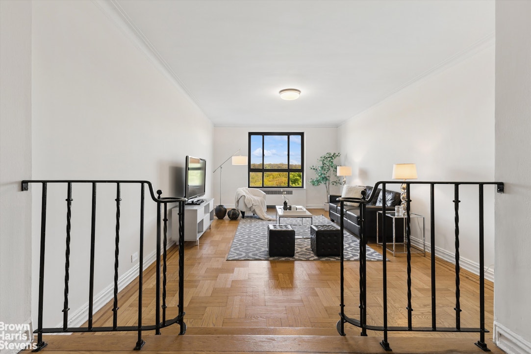 4445 Post Road, Unit 7D Bronx, NY 10471 - Photo 4 of 31