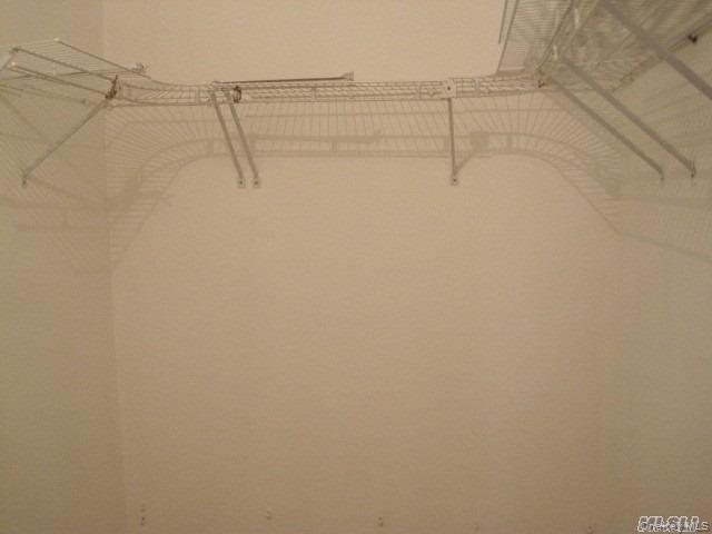 26 Ridge Drive East Roslyn, NY 11576 - Photo 22 of 28