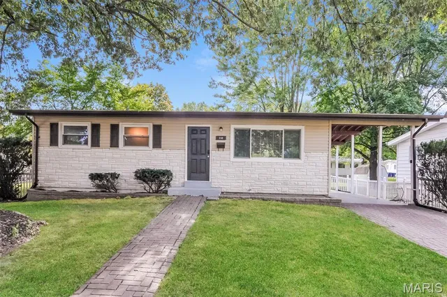 $1,680 | 330 Moule Drive, Florissant, MO 63031