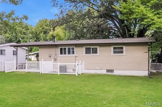 $1,680 | 330 Moule Drive, Florissant, MO 63031