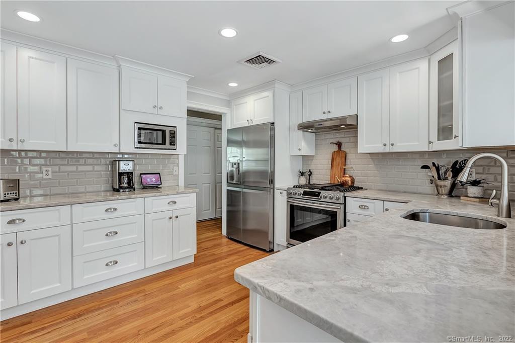 15 Macdonald Road Trumbull, CT 06611 - Photo 1 of 1