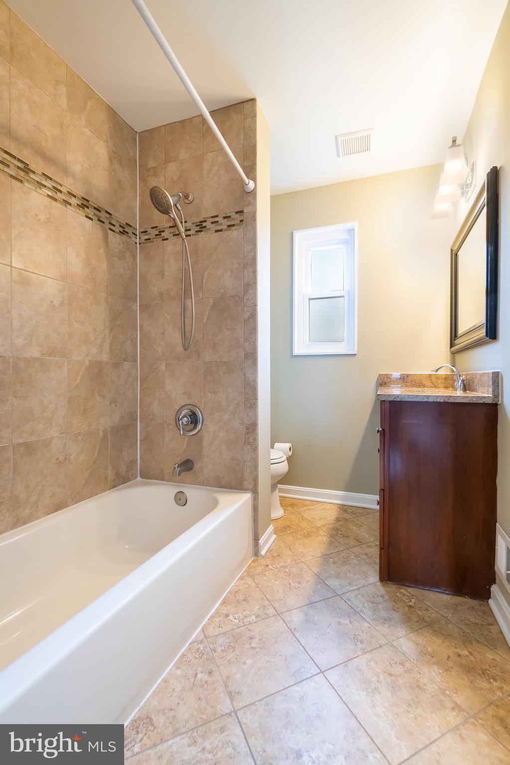 5929 Camberly Avenue Springfield, VA 22150 - Photo 11 of 36