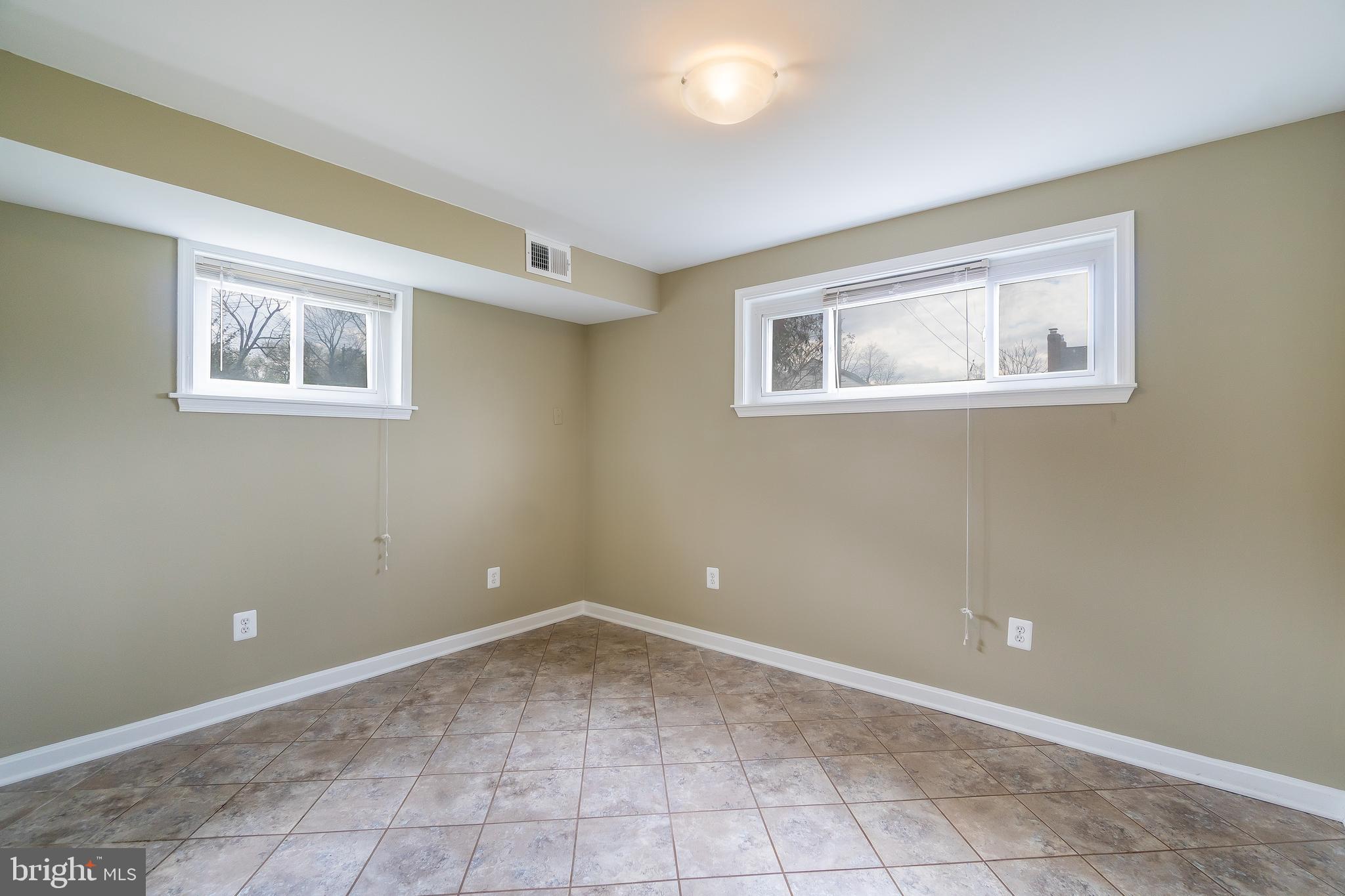 5929 Camberly Avenue Springfield, VA 22150 - Photo 20 of 36