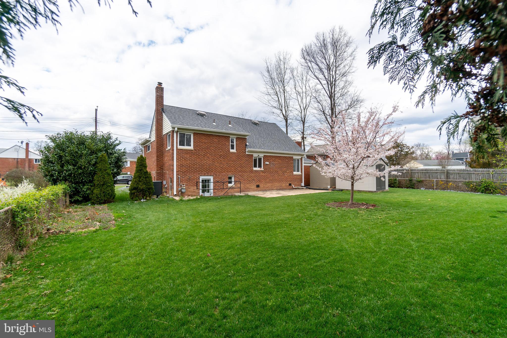 5929 Camberly Avenue Springfield, VA 22150 - Photo 27 of 36