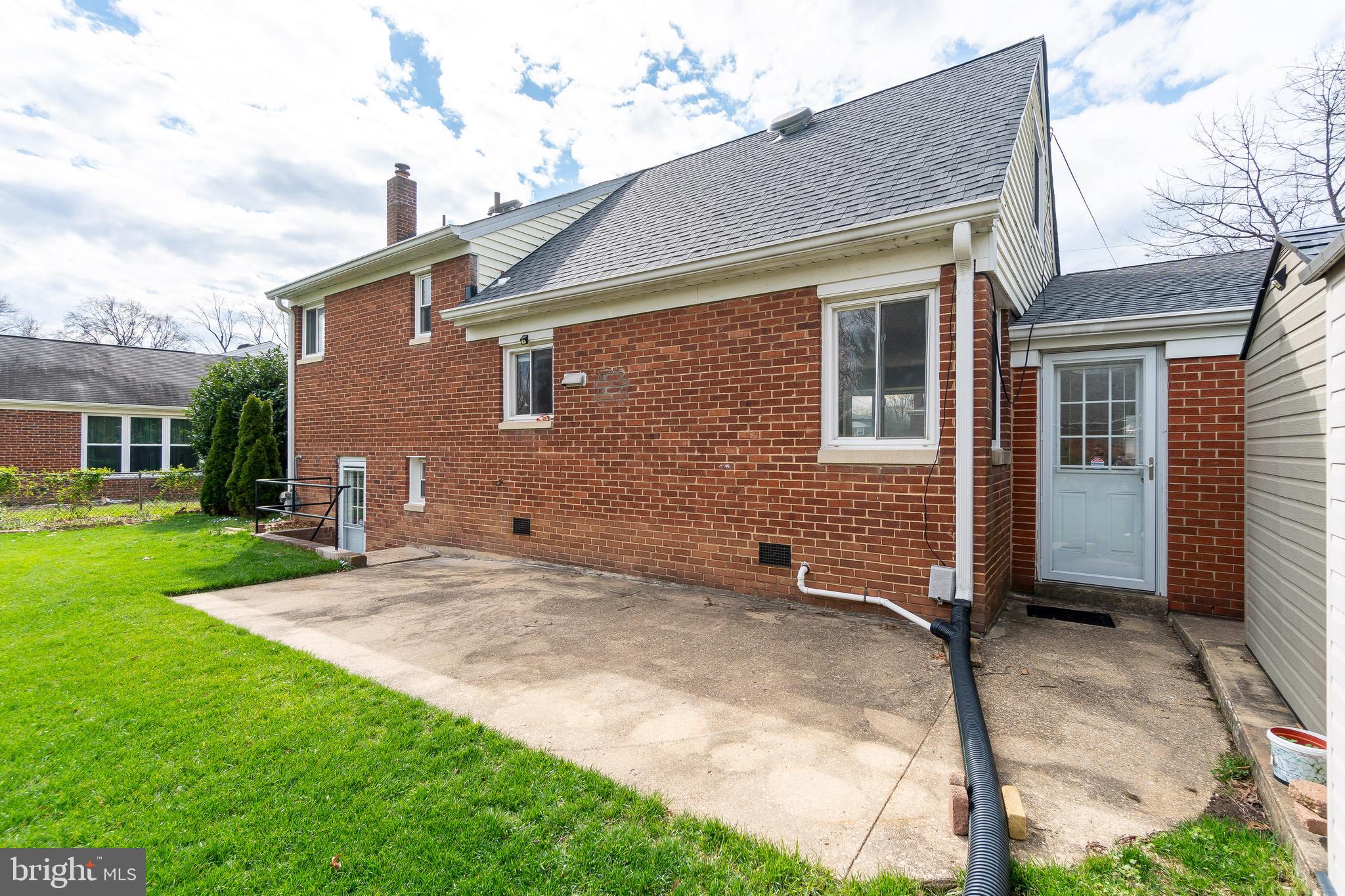 5929 Camberly Avenue Springfield, VA 22150 - Photo 33 of 36