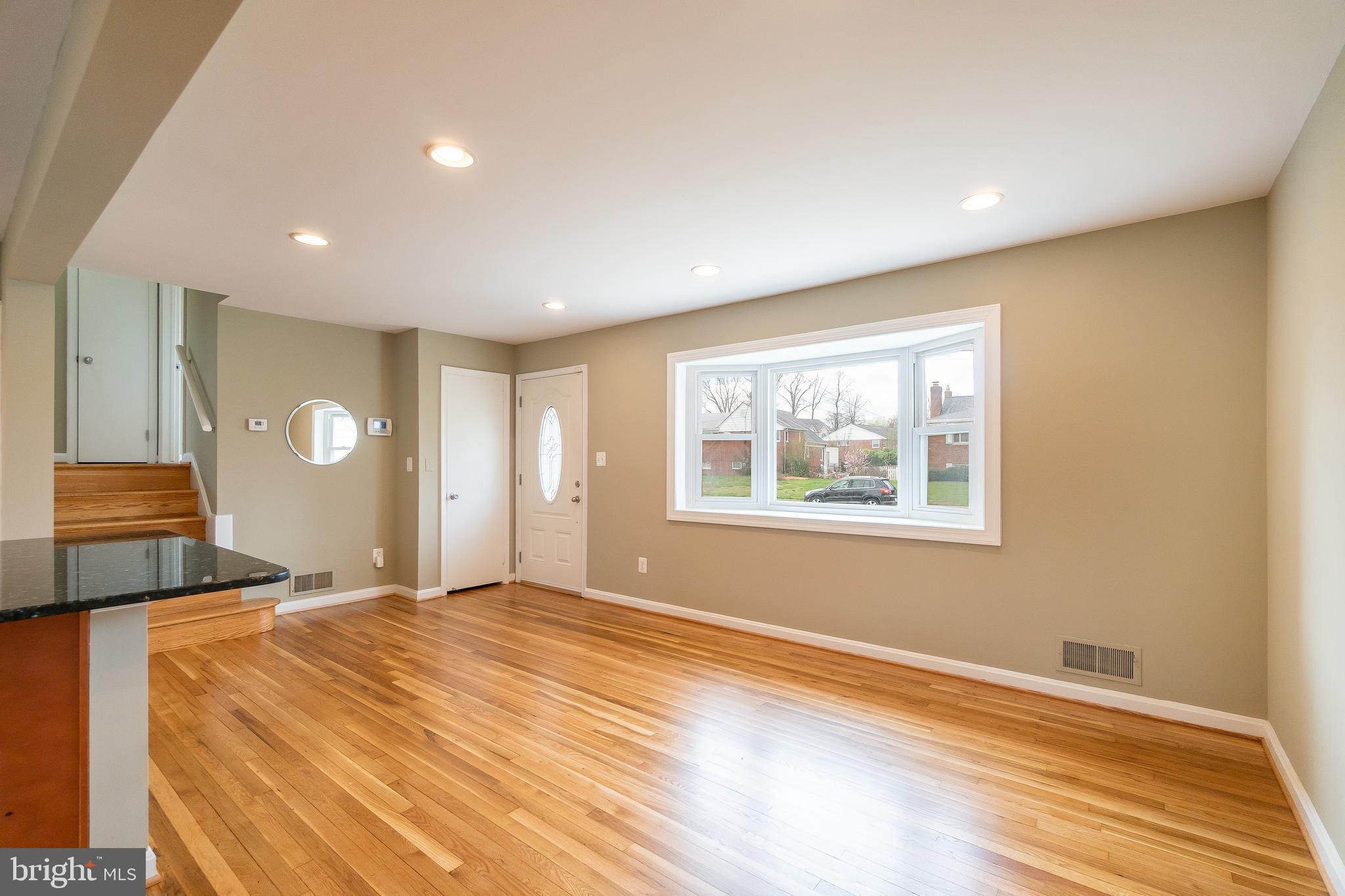 5929 Camberly Avenue Springfield, VA 22150 - Photo 8 of 36