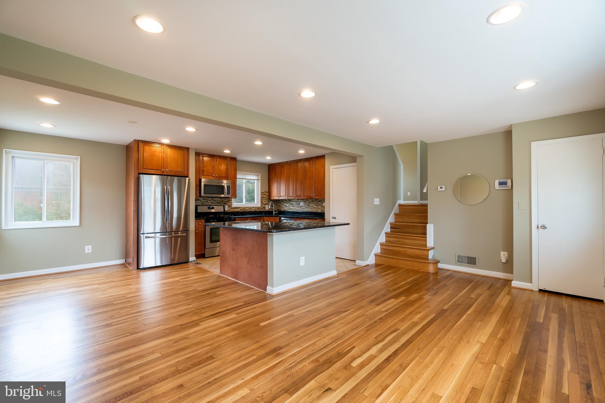 5929 Camberly Avenue Springfield, VA 22150 - Photo 10 of 36