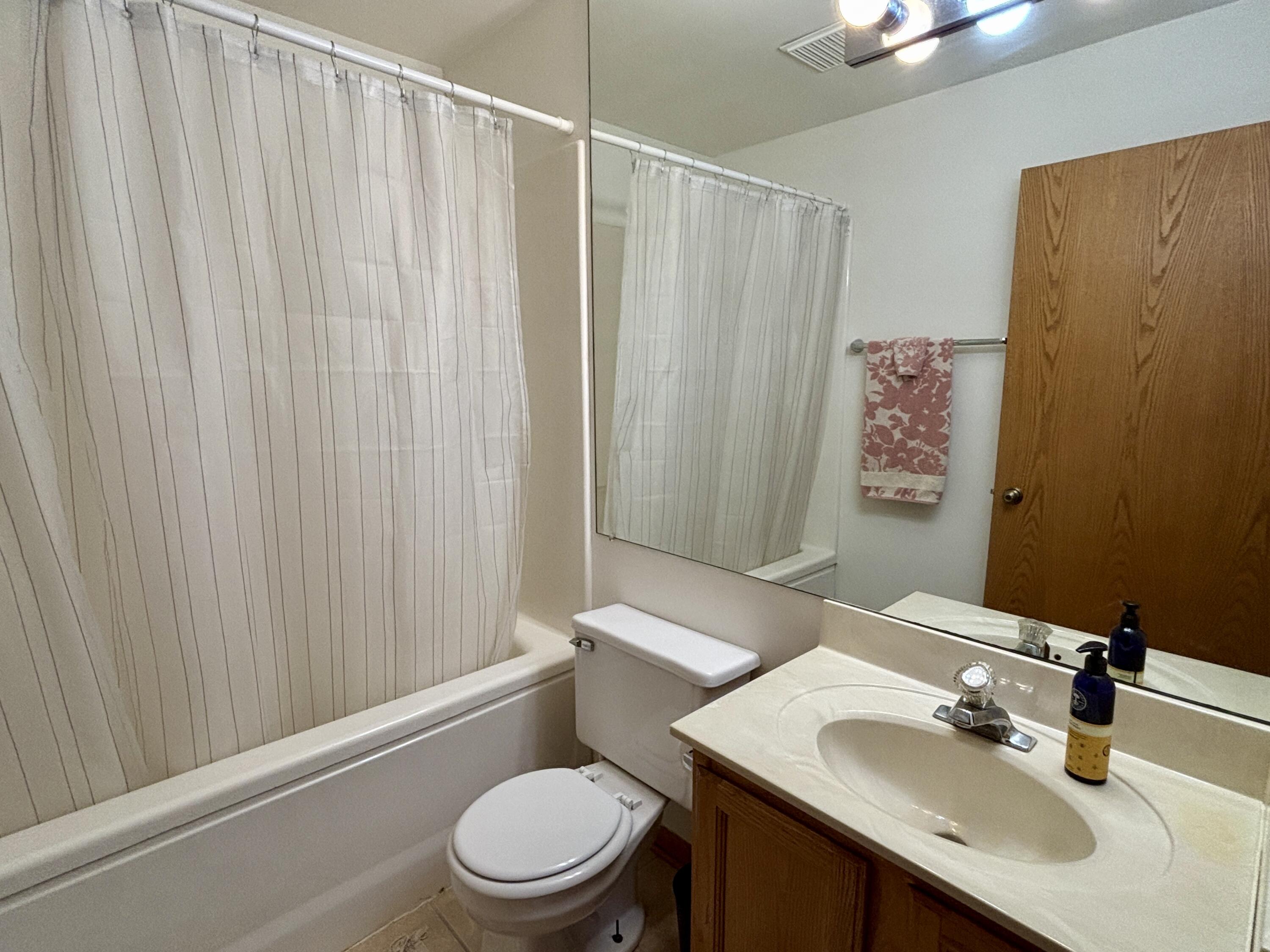 717 East Lakeview Road, Unit 8 Juneau, WI 53039 - Photo 8 of 33 IMG_7911