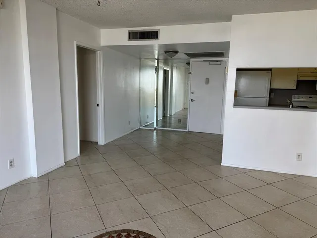 $2,200 | 777 South Federal Highway, Unit PH 16, Pompano Beach, FL 33062