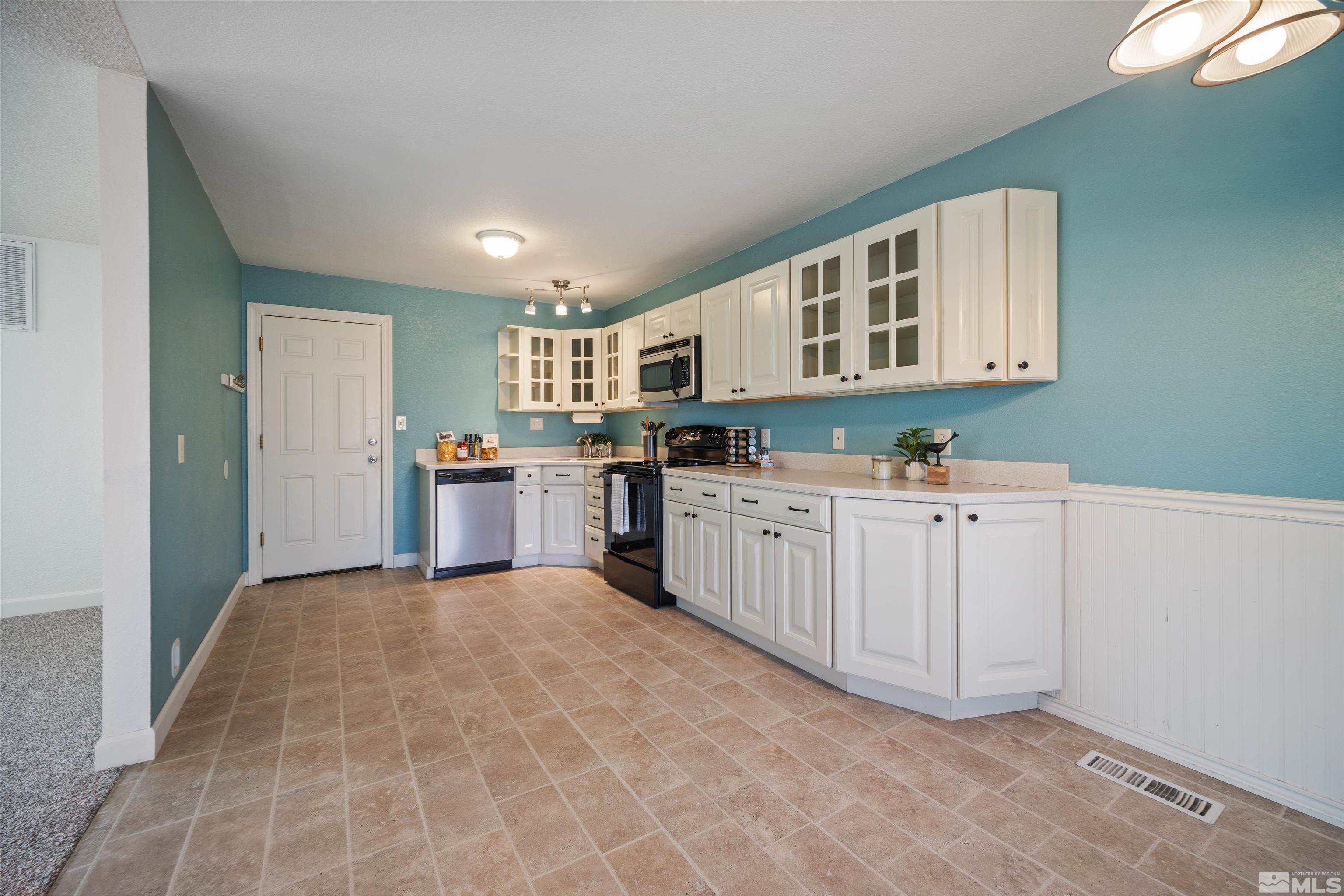 2290 Escalera Way Reno, NV 89523 - Photo 8 of 36 Photo 8