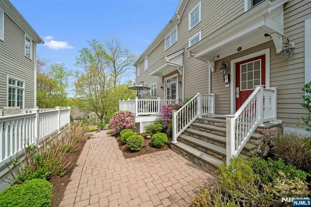 $690,000 | 58 Chestnut Street, Unit 1, Morristown, NJ 07960