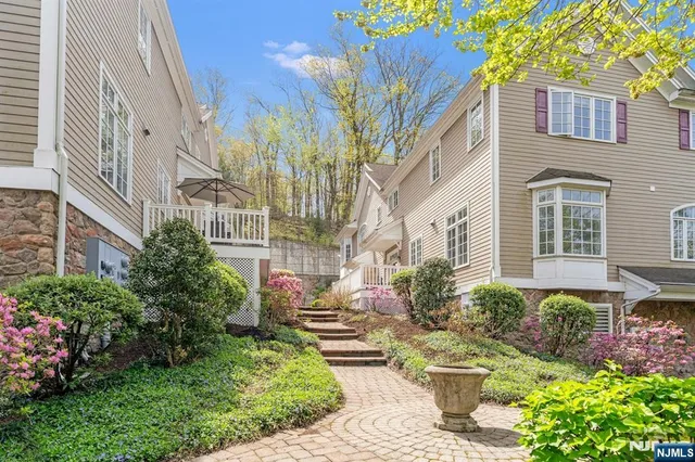 $690,000 | 58 Chestnut Street, Unit 1, Morristown, NJ 07960