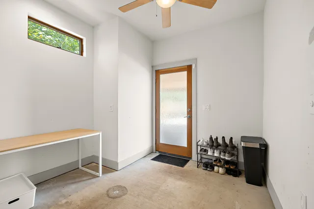 a view of entryway and hall