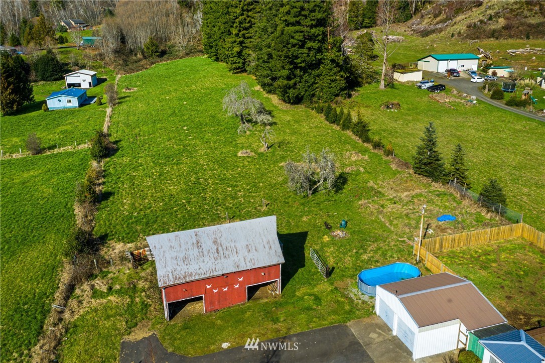 33 Bale Road Raymond, WA 98577 - Photo 3 of 35 Gallery Image 3