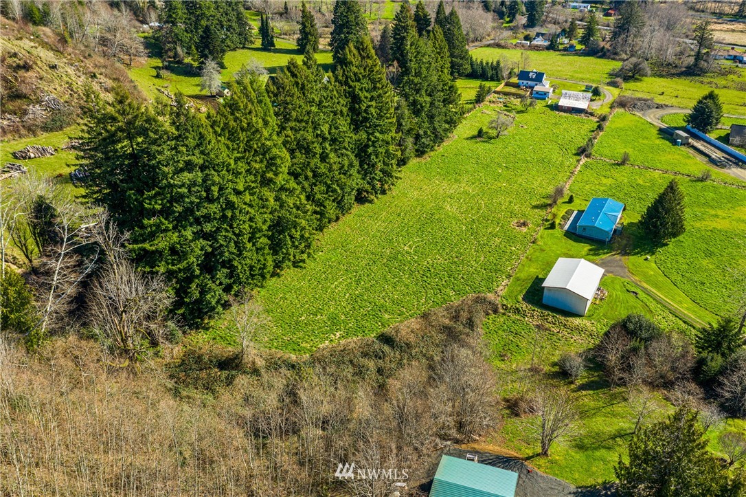 33 Bale Road Raymond, WA 98577 - Photo 4 of 35 Gallery Image 4