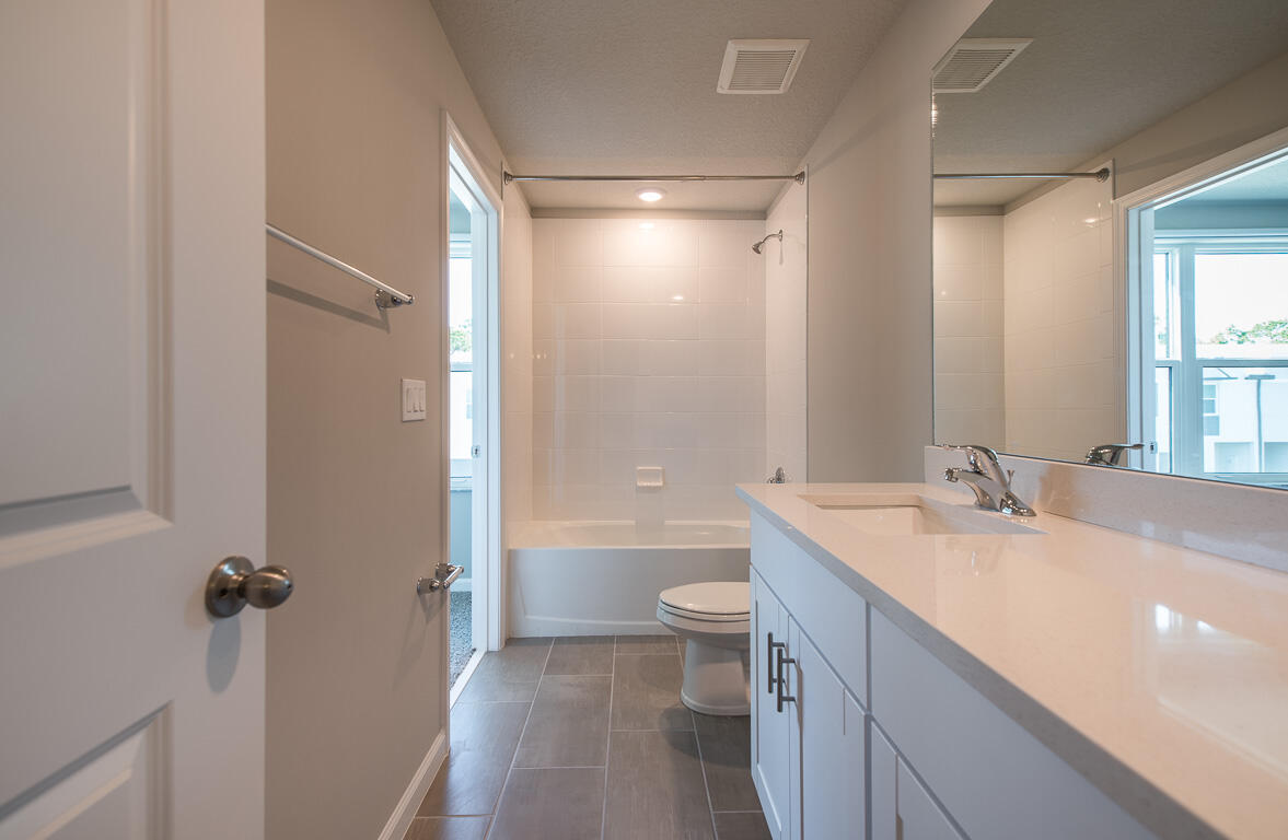 3918 Southeast Mentmore Lane Stuart, FL 34997 - Photo 21 of 33 3918 SE Mentmore Lane-24