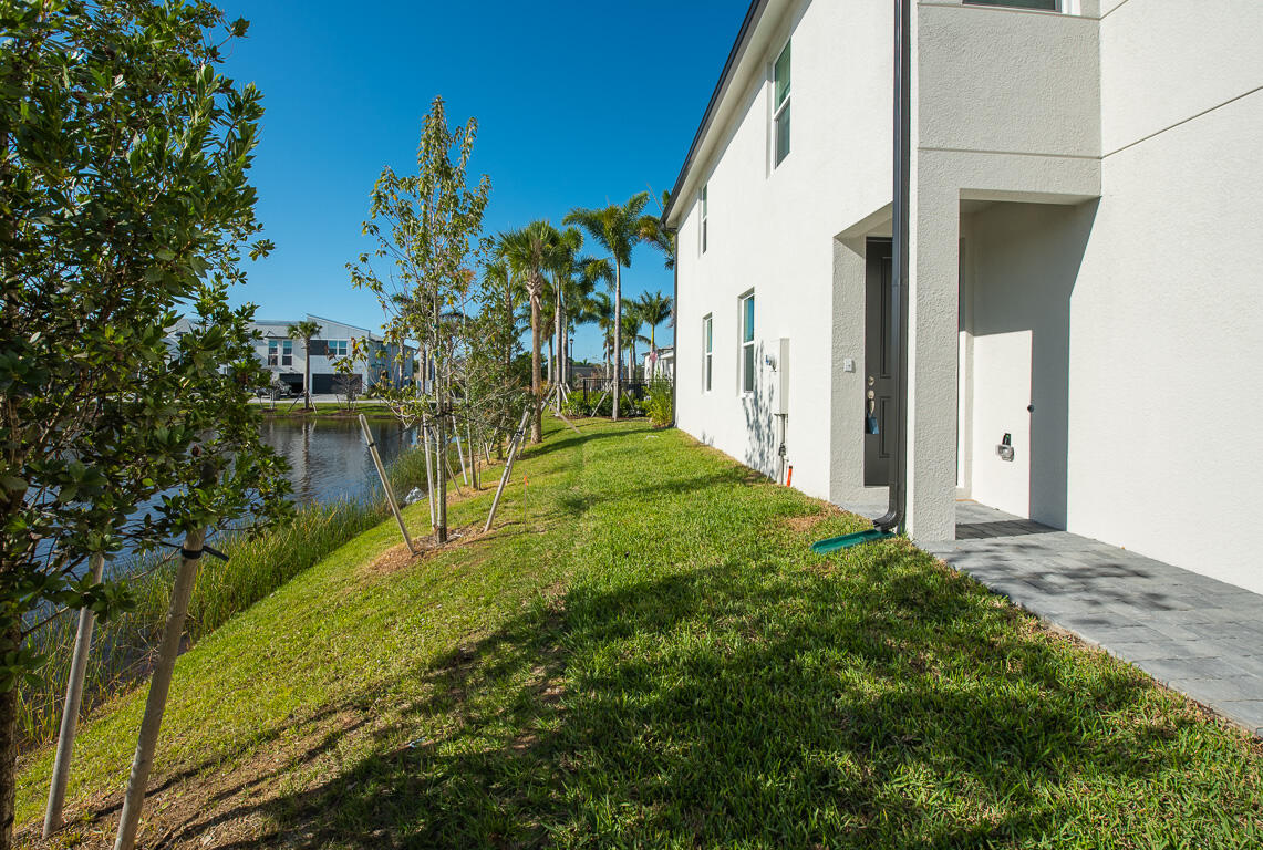 3918 Southeast Mentmore Lane Stuart, FL 34997 - Photo 27 of 33 3918 SE Mentmore Lane-7