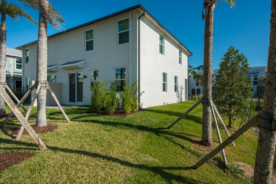 3918 Southeast Mentmore Lane Stuart, FL 34997 - Photo 28 of 33 3918 SE Mentmore Lane-8