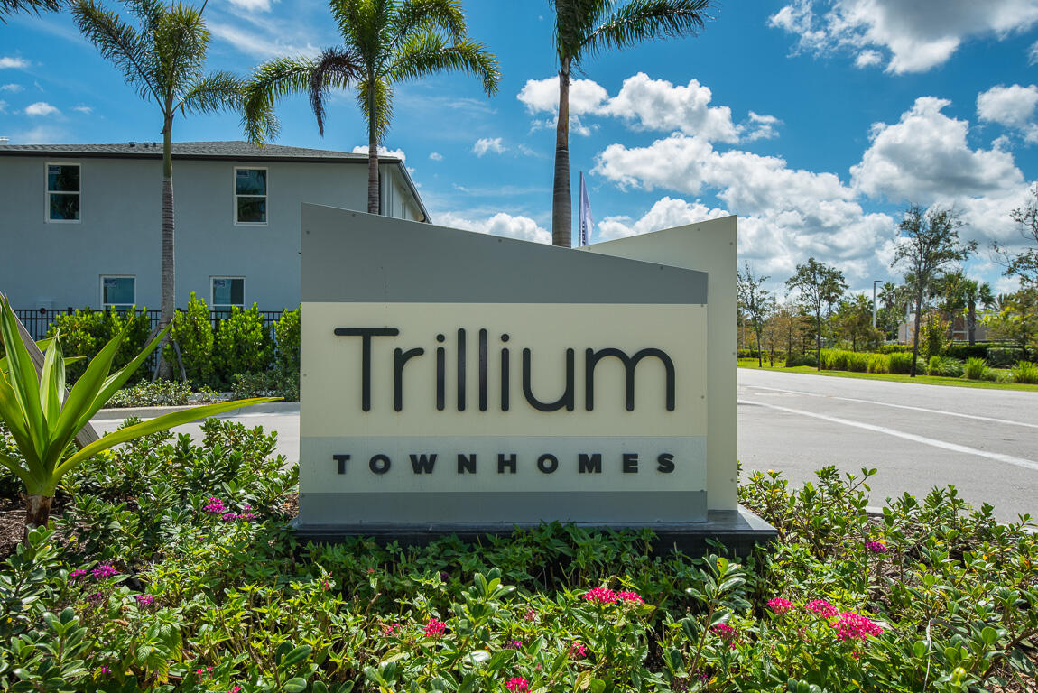 3918 Southeast Mentmore Lane Stuart, FL 34997 - Photo 3 of 33 Trillium