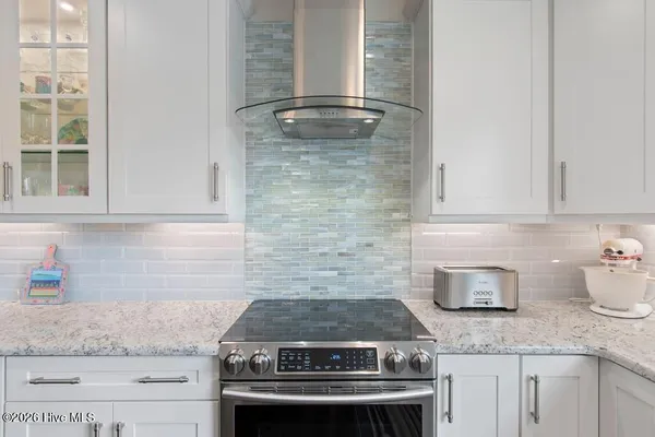 $789,900 | 922 Oyster Pointe Drive, Sunset Beach, NC 28468