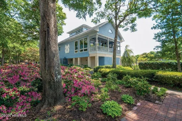 $789,900 | 922 Oyster Pointe Drive, Sunset Beach, NC 28468