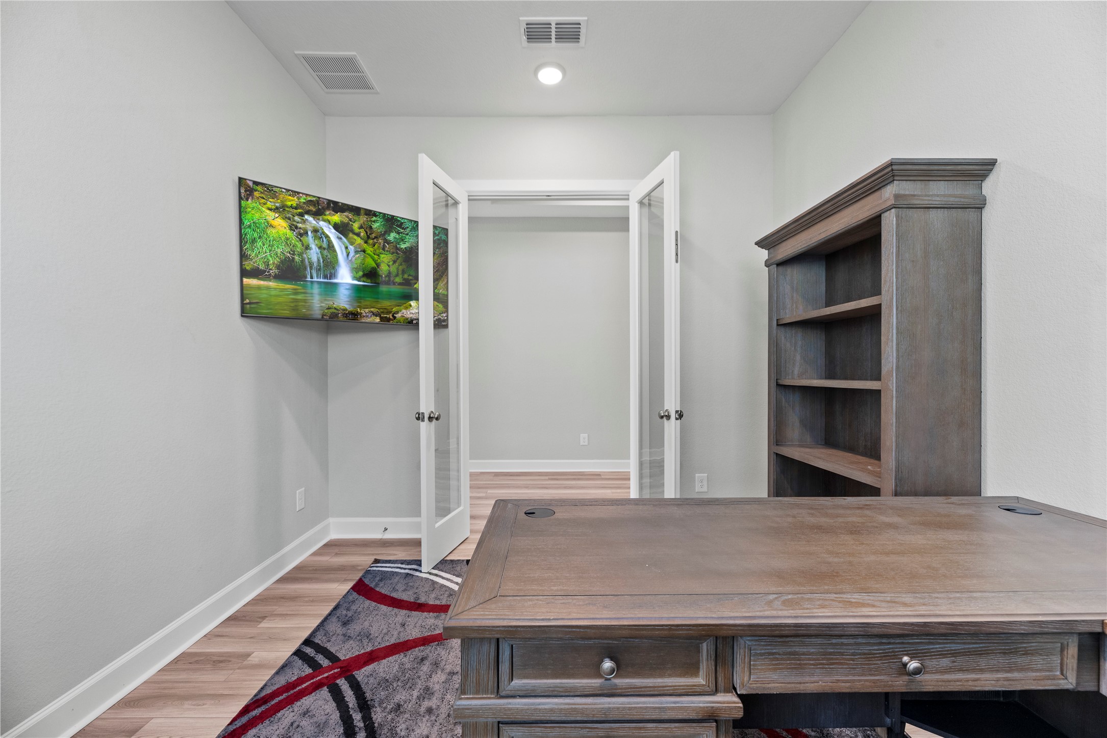 3111 Swift Way Katy, TX 77493 - Photo 11 of 50 a room with a table and chairs