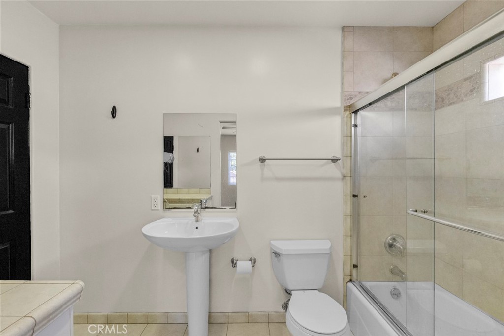 19000 Strathern Street Reseda, CA 91335 - Photo 29 of 42