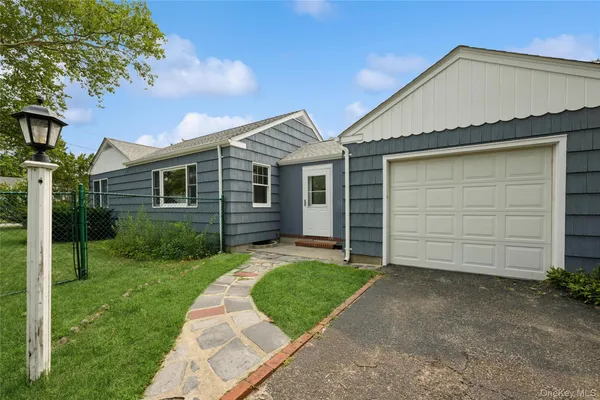 $399,000 | 1 Heights Place, Riverhead, NY 11901