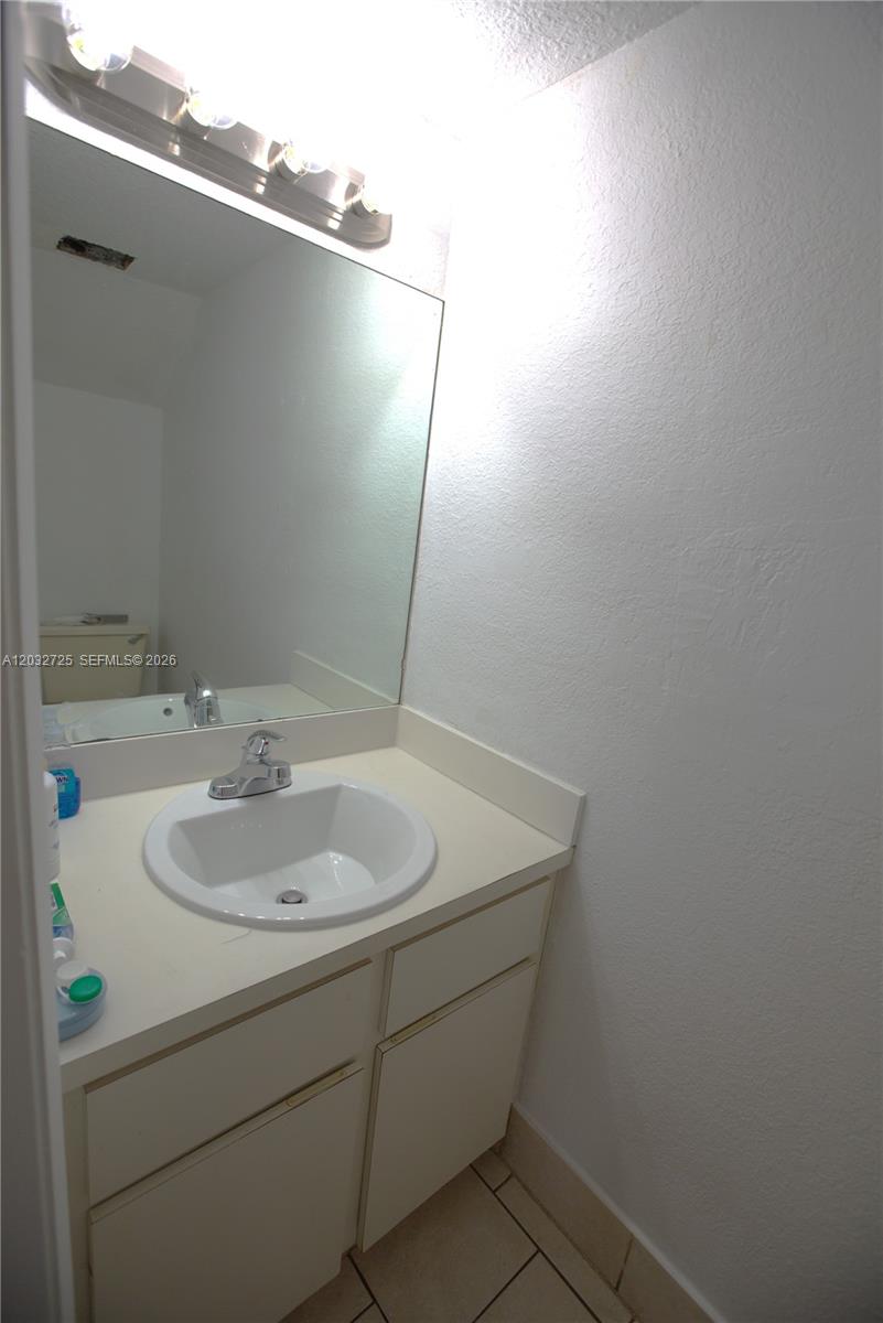 6475 Southwest 129th Avenue Miami, FL 33183 - Photo 13 of 34