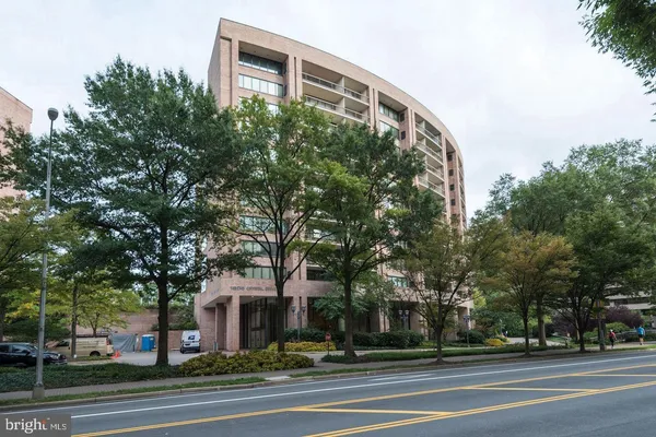 $680,000 | 1805 Crystal Drive, Unit 713S, Arlington, VA 22202
