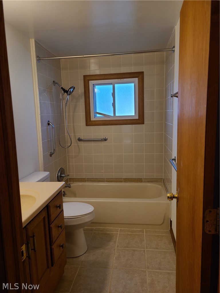5051 Thursby Road North Canton, OH 44720 - Photo 10 of 16 Bathrrom