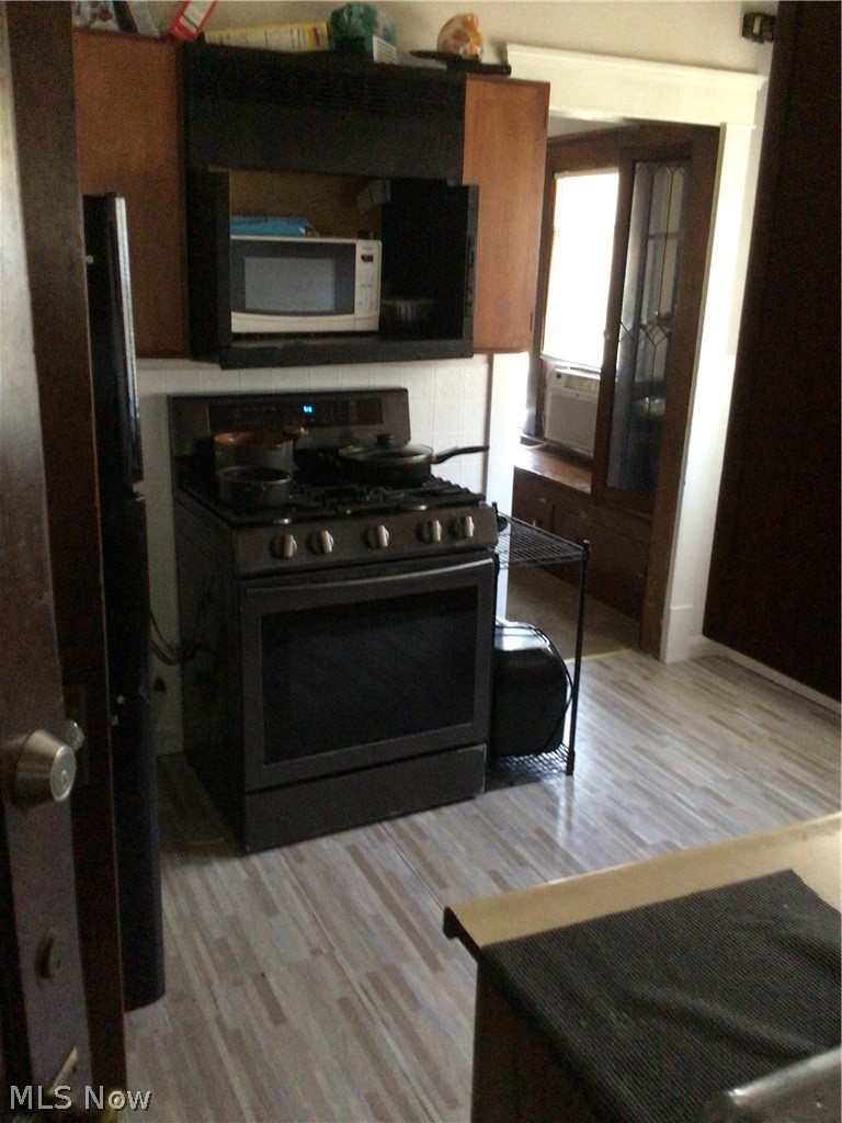 1853 Colonnade Road Cleveland, OH 44112 - Photo 13 of 34