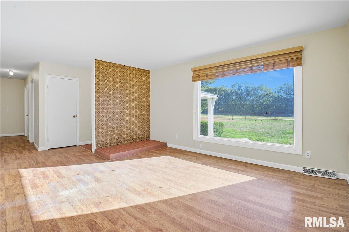 5317 South Croy Lane Mapleton, IL 61547 - Photo 4 of 36