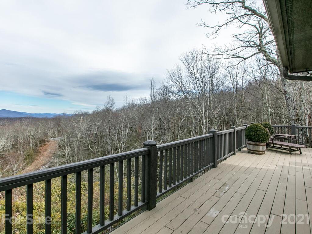 84 Summit Ridge Rd Lake, Unit 28 Lake Toxaway, NC 28747 - Photo 12 of 46 Gallery Image 12