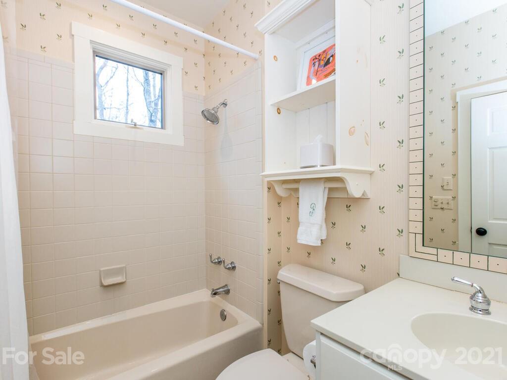 84 Summit Ridge Rd Lake, Unit 28 Lake Toxaway, NC 28747 - Photo 18 of 46 Gallery Image 18
