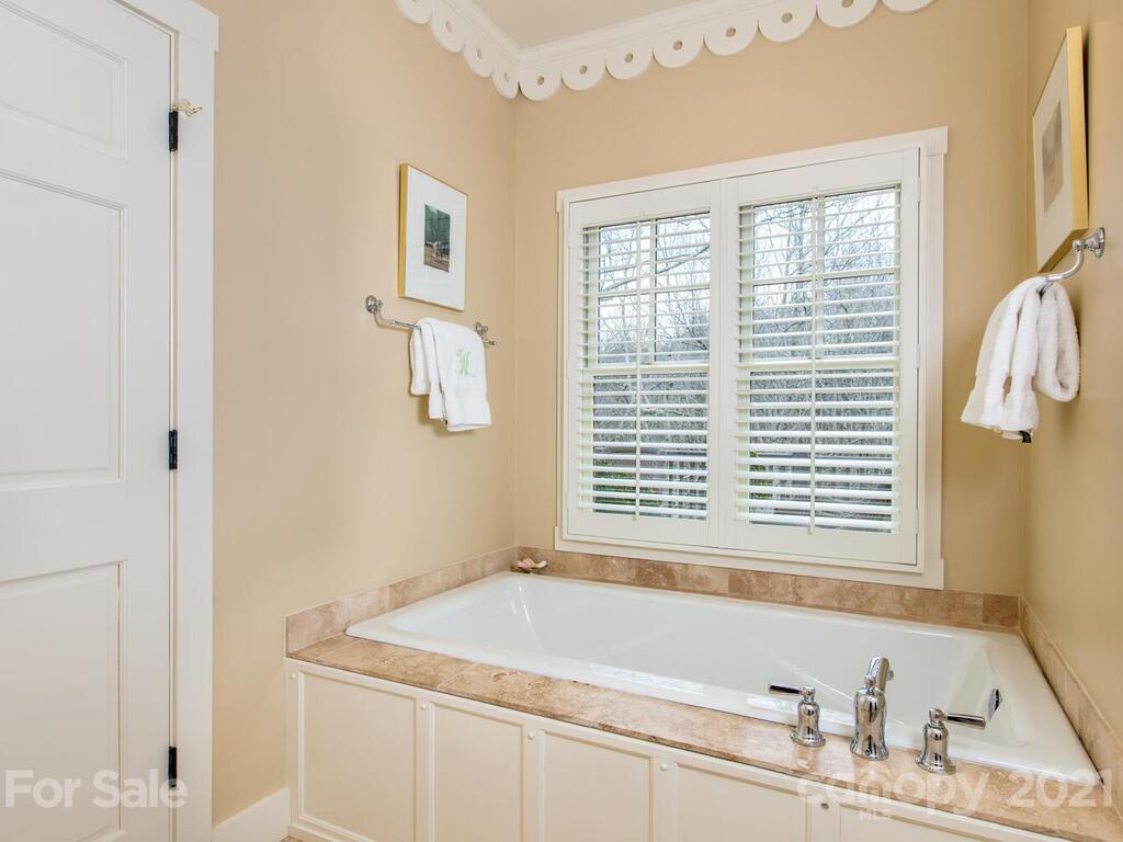 84 Summit Ridge Rd Lake, Unit 28 Lake Toxaway, NC 28747 - Photo 24 of 46 Gallery Image 24
