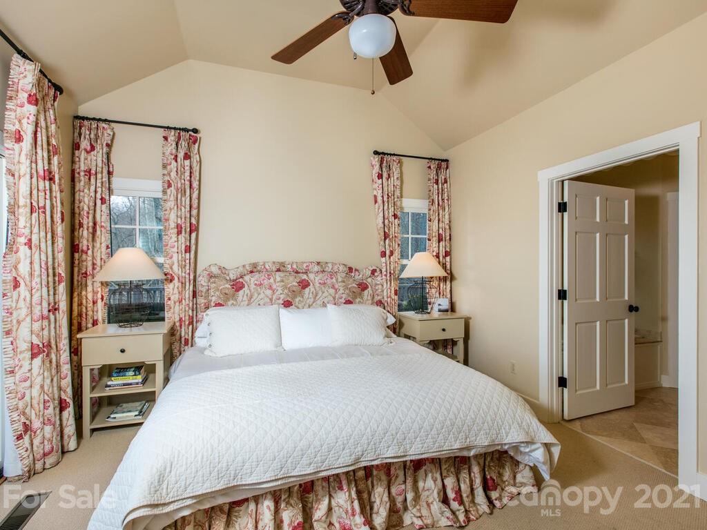 84 Summit Ridge Rd Lake, Unit 28 Lake Toxaway, NC 28747 - Photo 27 of 46 Gallery Image 27