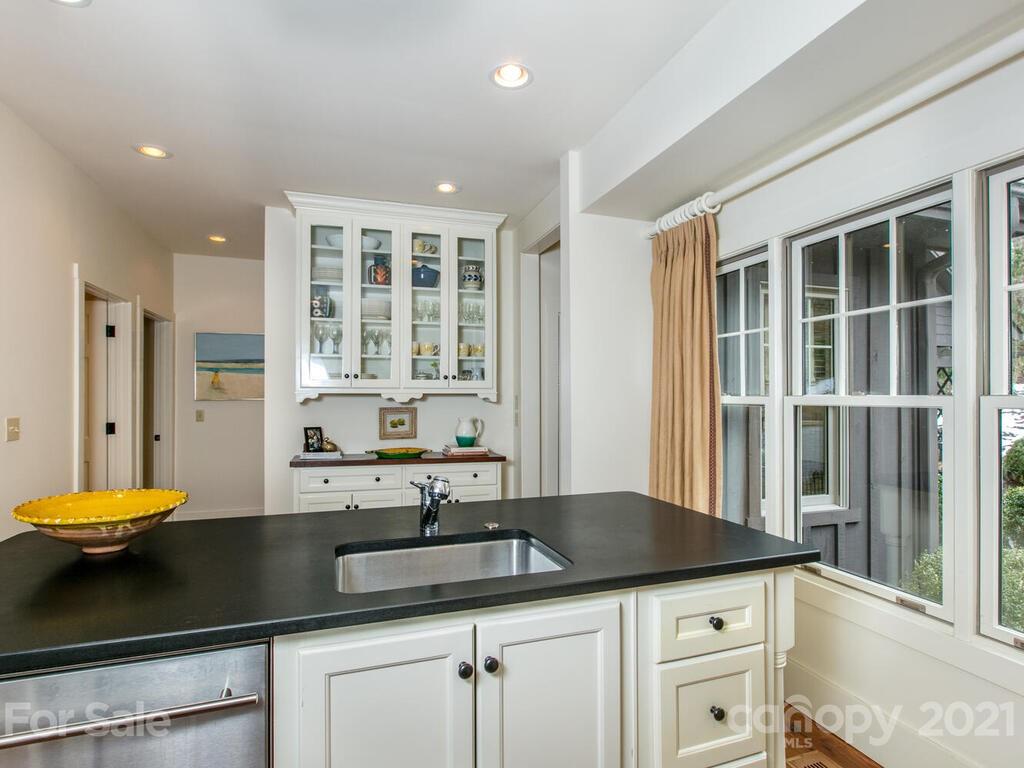 84 Summit Ridge Rd Lake, Unit 28 Lake Toxaway, NC 28747 - Photo 32 of 46 Gallery Image 32