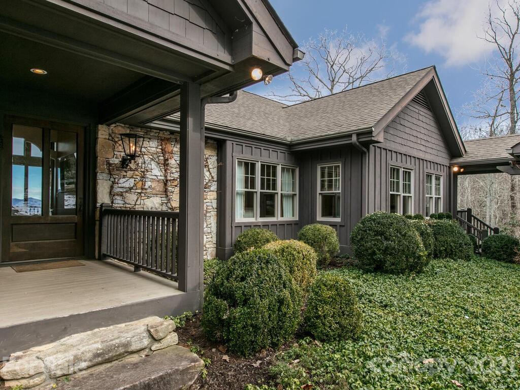 84 Summit Ridge Rd Lake, Unit 28 Lake Toxaway, NC 28747 - Photo 44 of 46 Gallery Image 44