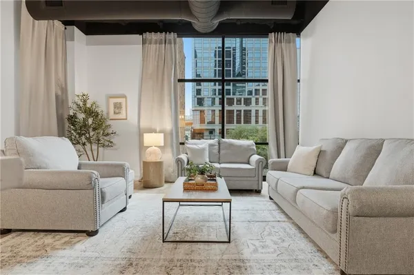 $285,000 | 1101 Walnut Street, Unit 201, Kansas City, MO 64106