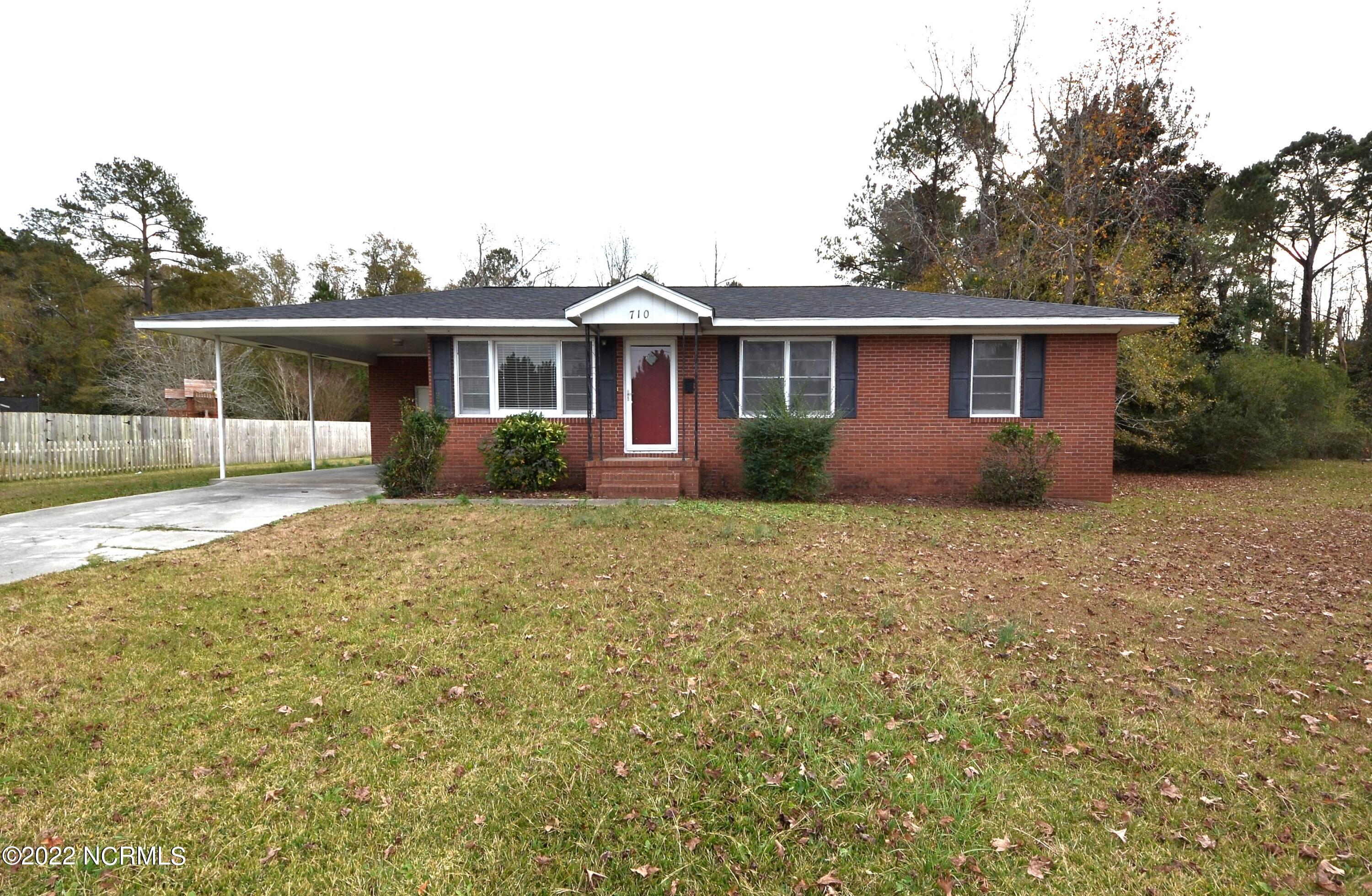 710 Country Club Road Jacksonville, NC 28546 - Photo 1 of 15 710 Country Club front